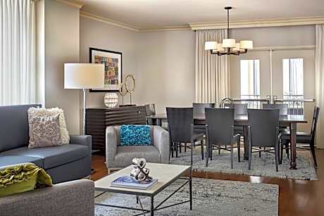 Hospitality Suite, 1 King Murphy