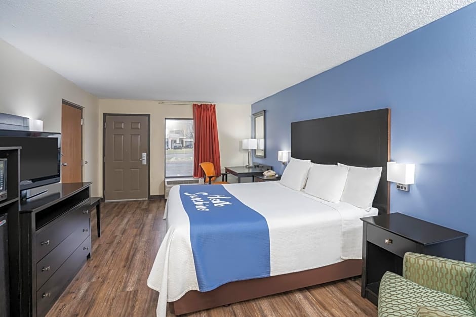 Days Inn by Wyndham Clarksville North EXIT 4