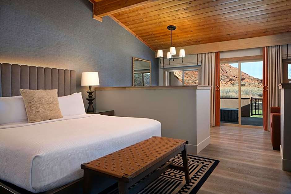 Photo 1 of 12 of 1 King Bed with Sofabed Suite, Riverfront
