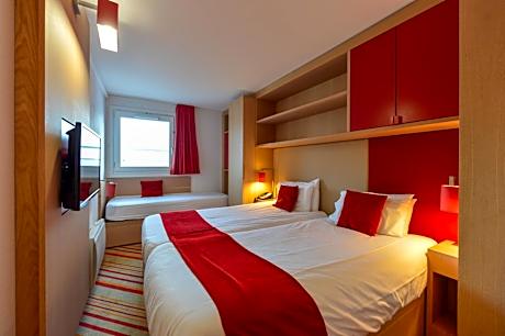 Triple Room with Private Bathroom