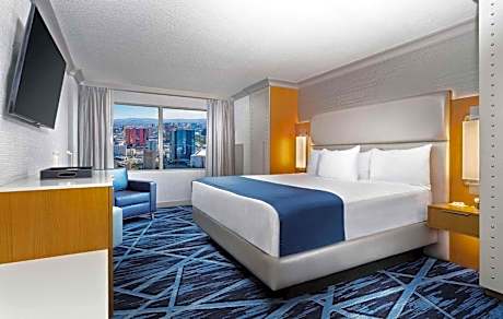 Elevate 1 King - Newly Renovated