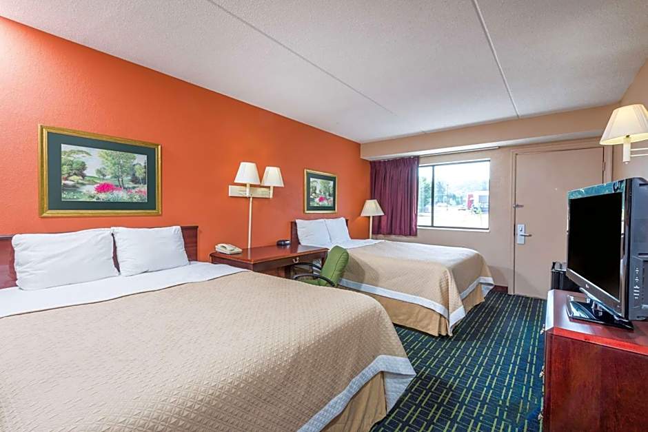Days Inn by Wyndham Pittsburgh-Harmarville