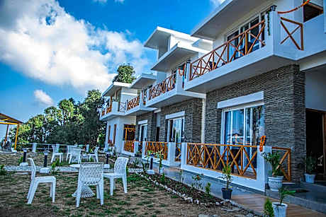Maatidera Resort- Kanatal - Your Himalayan Abode