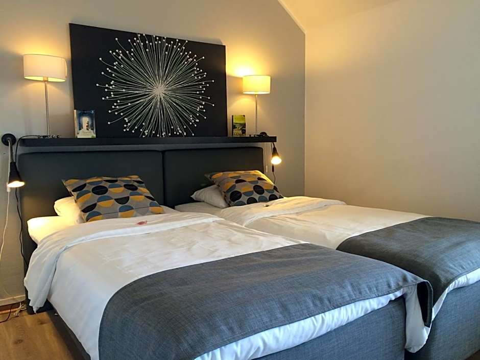 Photo 1 of 7 of 1 Double Bed or 2 Beds, Balcony