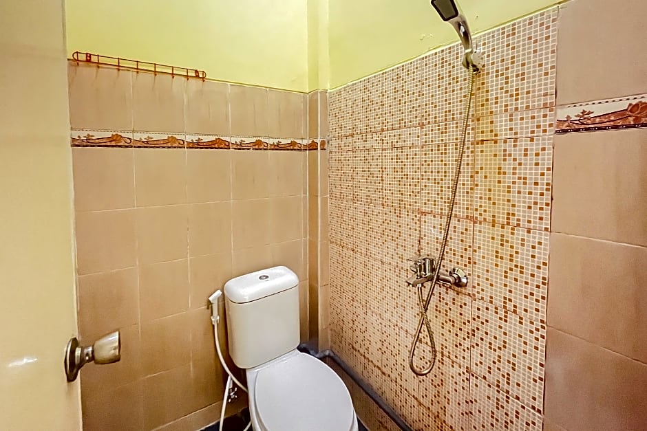 Sion Homestay Mitra RedDoorz near Terminal Kertajaya Mojokerto