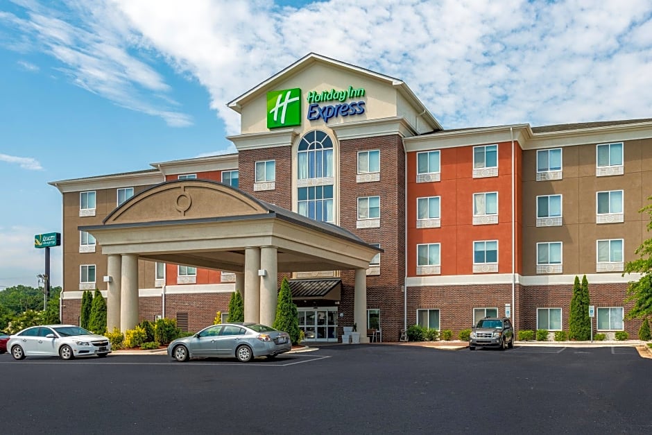 Holiday Inn Express & Suites Statesville