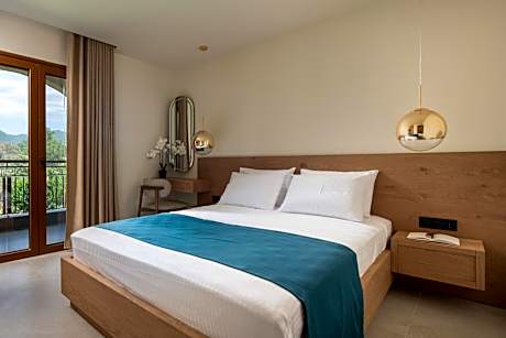 Deluxe Suite with Sea View