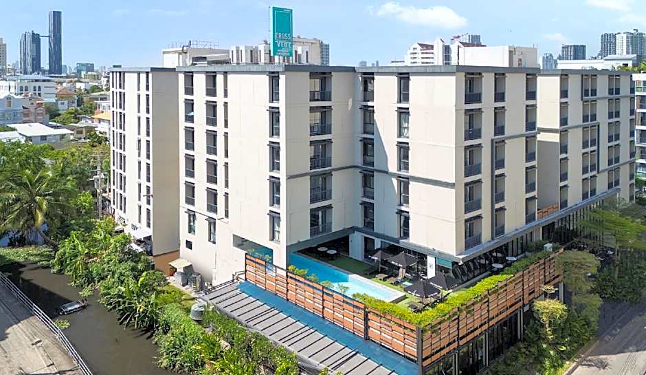 Cross Vibe Bangkok Sukhumvit