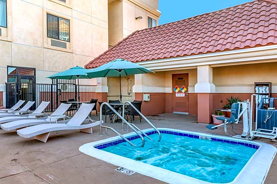 Comfort Suites Barstow near I-15
