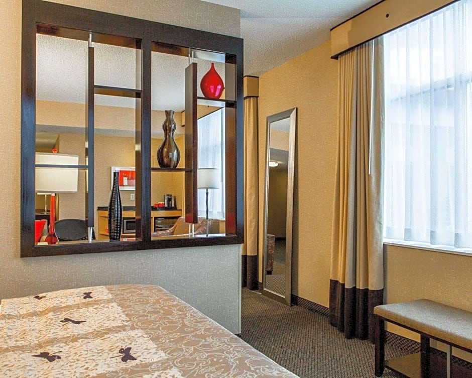 Cambria Hotel Traverse City
