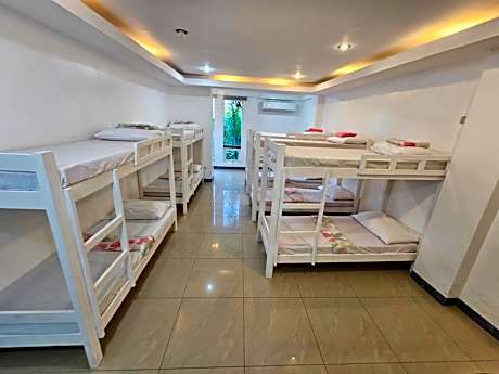 Mixed Dormitory Room
