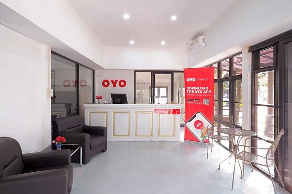 OYO 592 Goldenville Villa