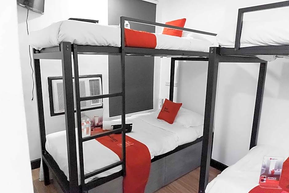 RedDoorz Plus near Bamboo Organ Las Piñas