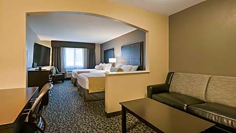 Queen Suite with Two Queen Beds with Sofa Bed
