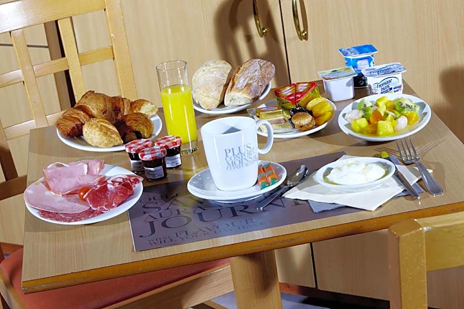 Kyriad Hotel Montpellier Centre Antigone