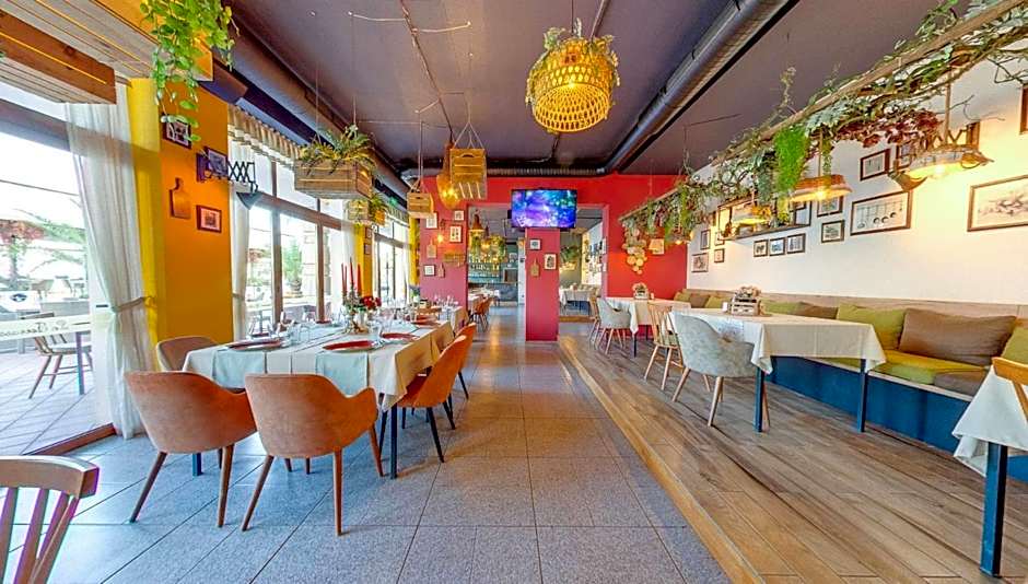 Maria Palace Complex