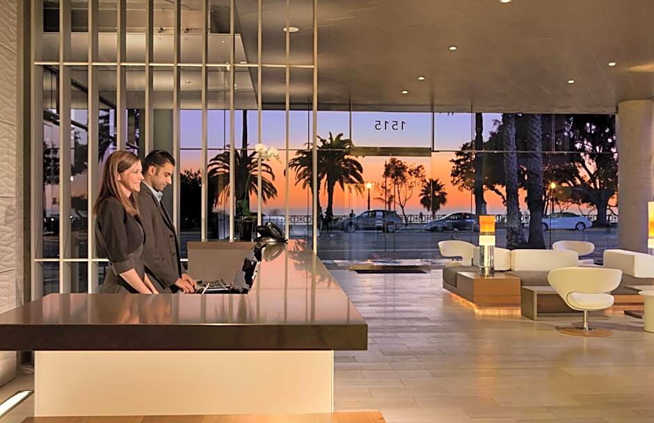Shore Hotel