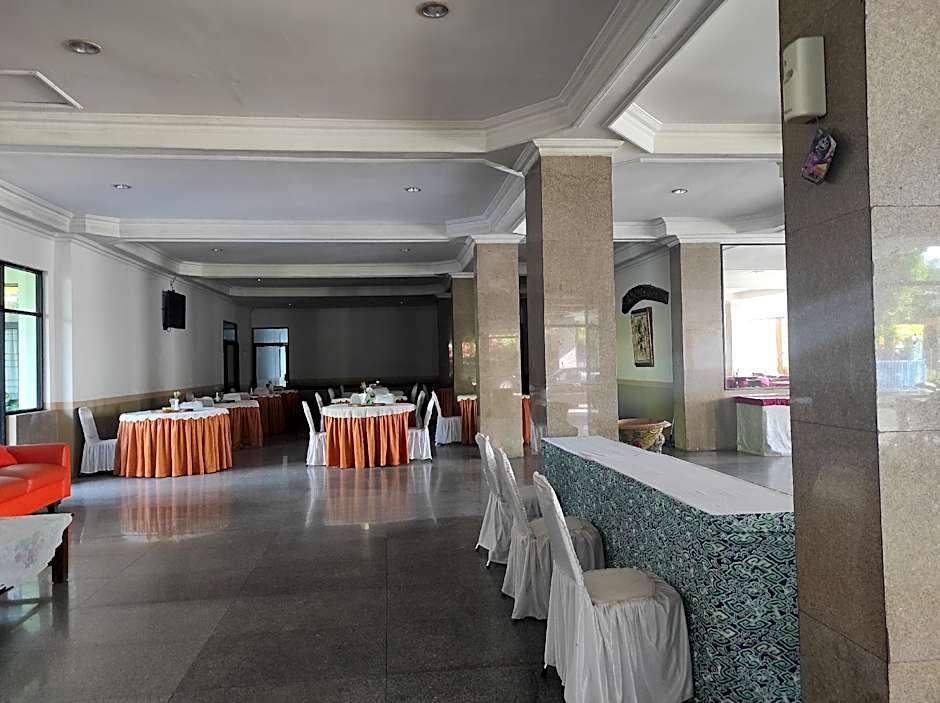 Capital O 90530 Ayong M Linggarjati Hotel