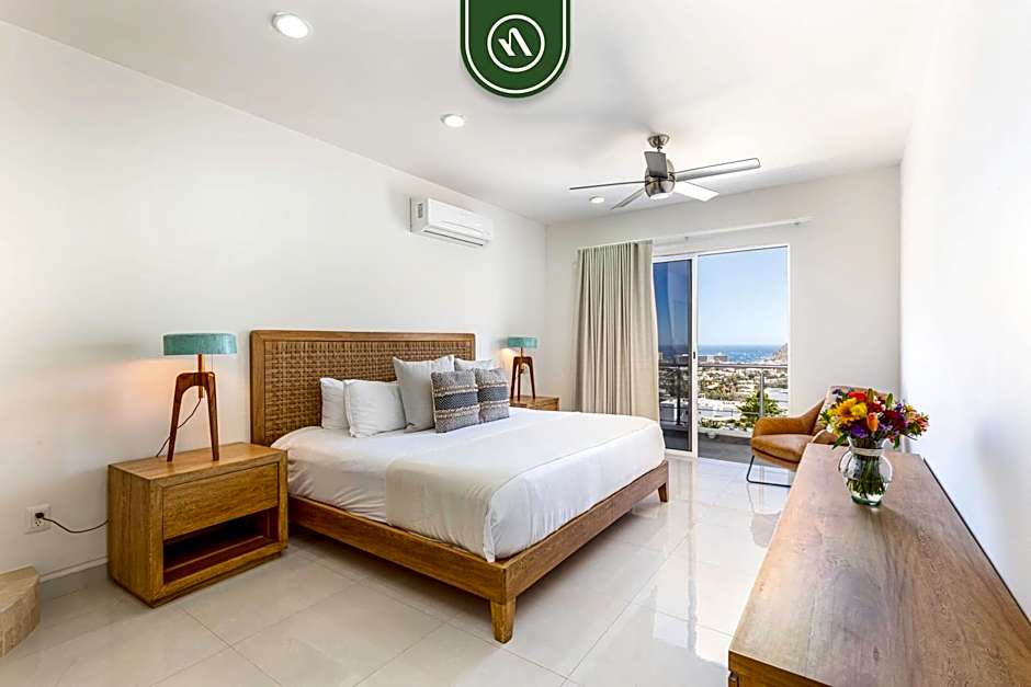 Brand New 3 BR Penthouse - Oceanview Rooftop Pool