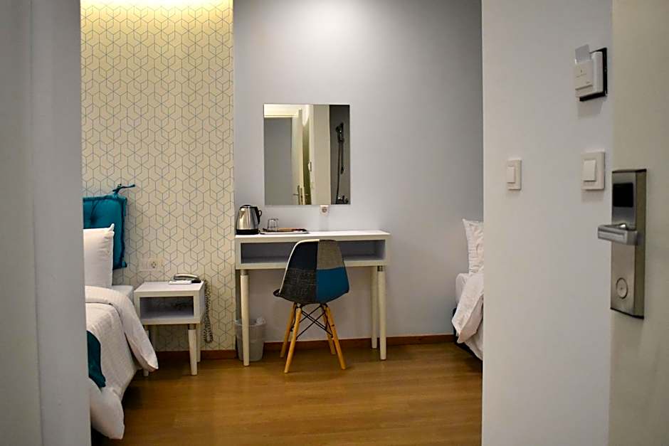 ATHENIAN MONTAZA HOTEL