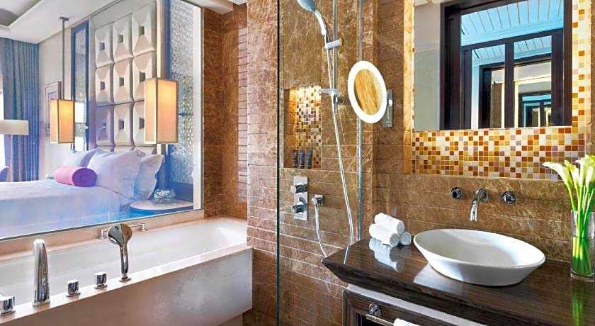 Al Bustan Palace, a Ritz-Carlton Hotel