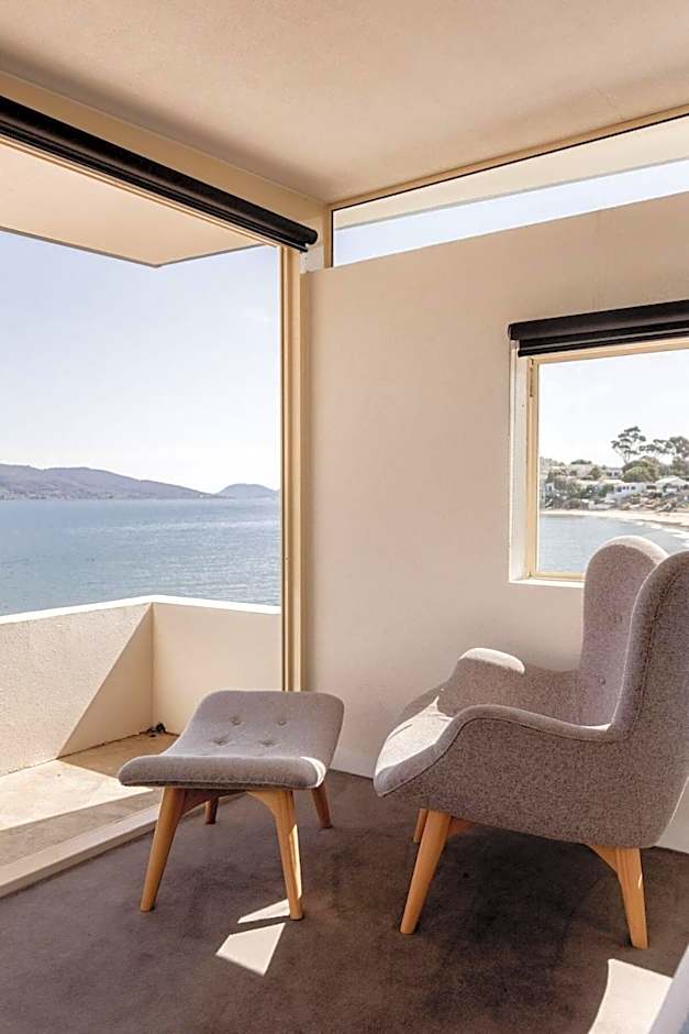 Beachfront Paradise in Opossum Bay