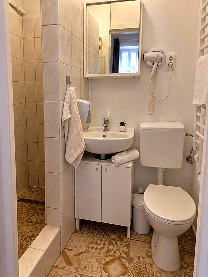GoodMo Budapest Smart Rooms