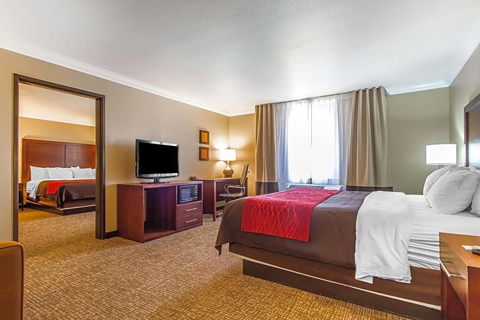 Comfort Inn & Suites Redwood Country
