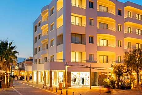 Palace Lido Hotel & Suites