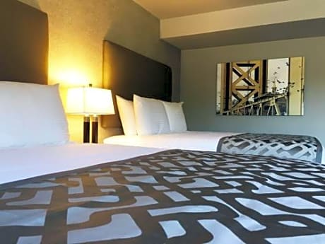 Standard Queen Room with Two Queen Beds - Non-Smoking
