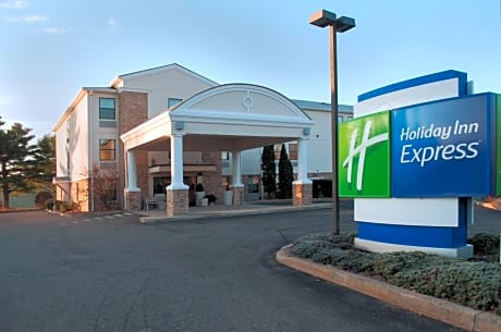 Holiday Inn Express Vernon-Manchester, an IHG Hotel