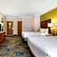 La Quinta Inn & Suites by Wyndham St. Pete-Clearwater Airport
