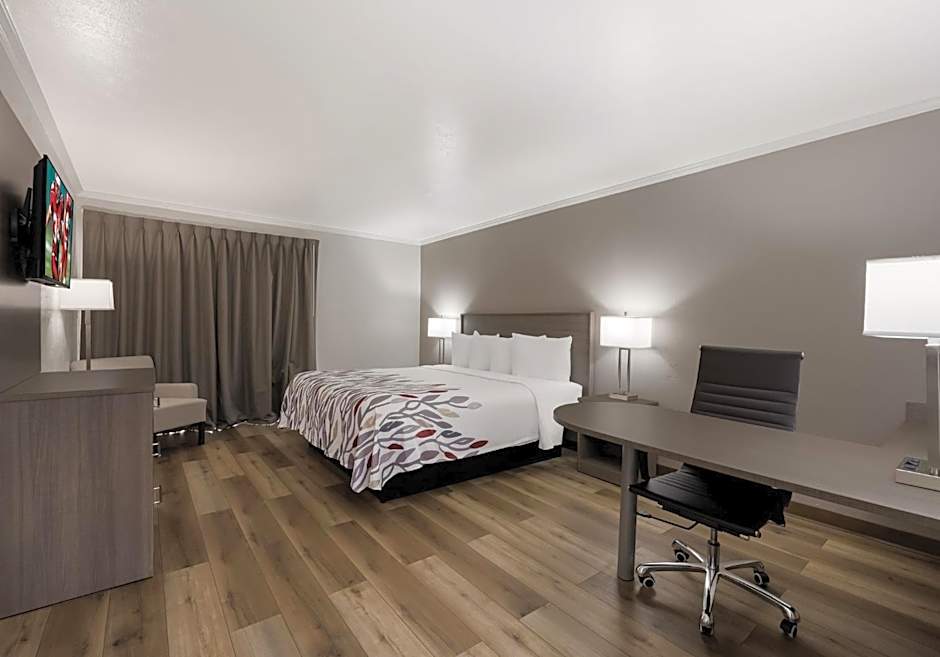 Red Roof Inn Madisonville