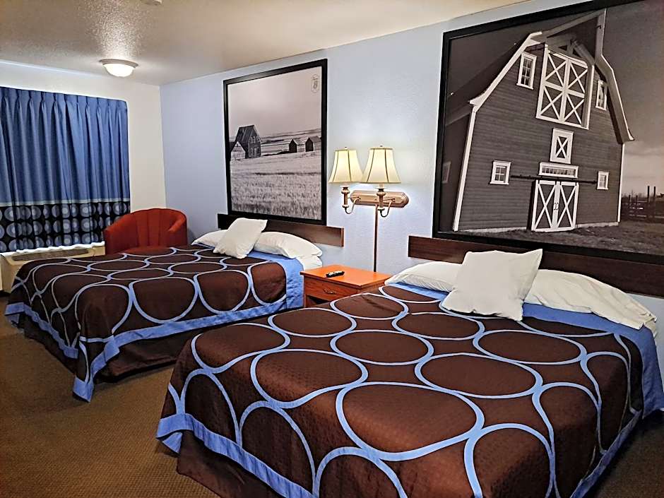 Super 8 by Wyndham Three Hills AB