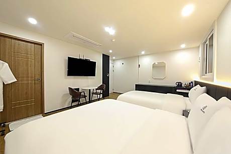 Deluxe Twin Room - No Parking