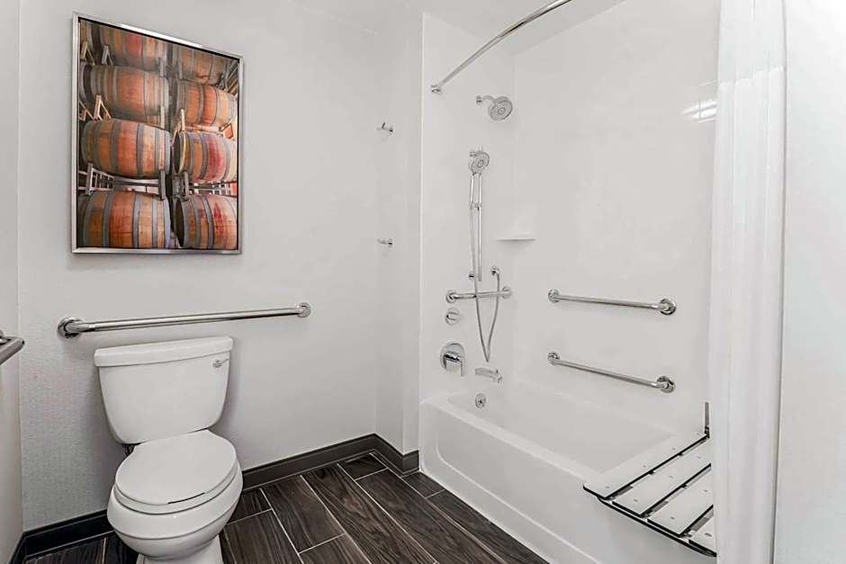 Hampton Inn By Hilton & Suites Windsor Sonoma Wine Country