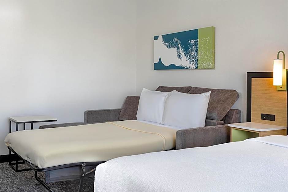 Spark by Hilton Montreal Brossard