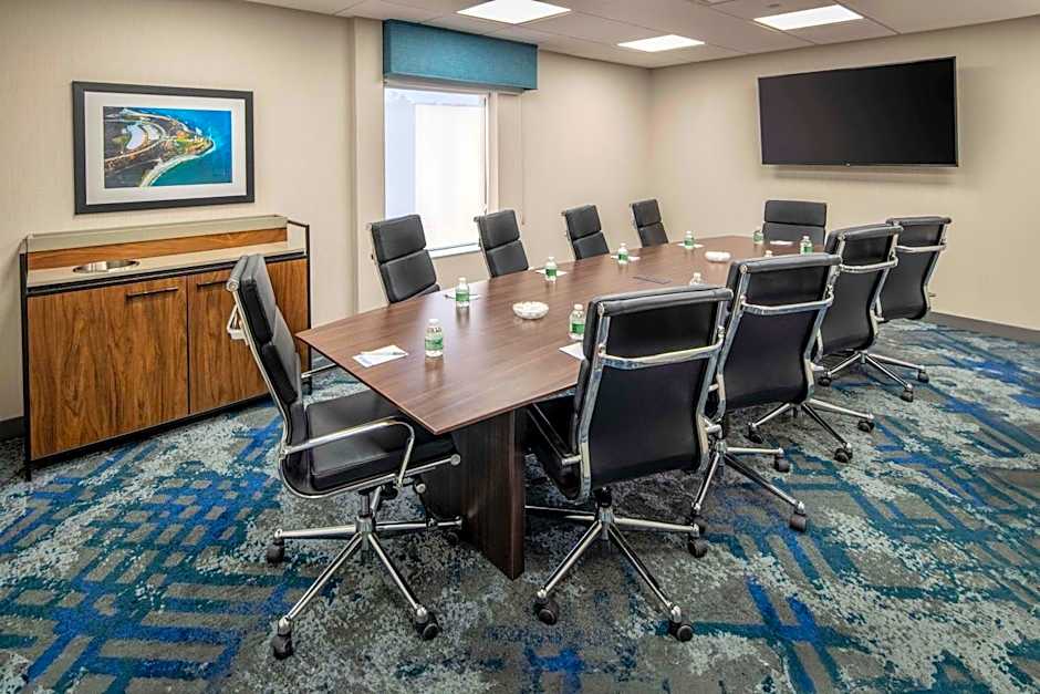 Hampton Inn By Hilton Long Island/Commack