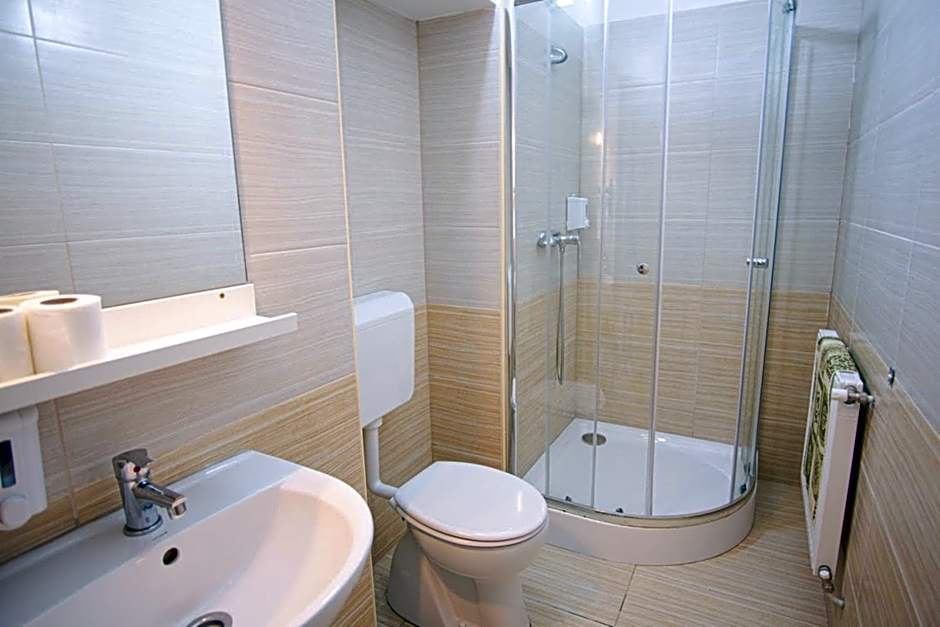 Easy Star Hotel