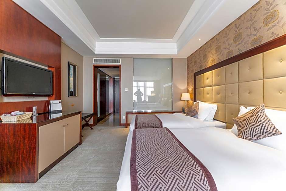 XinHua JianGuo Hotel