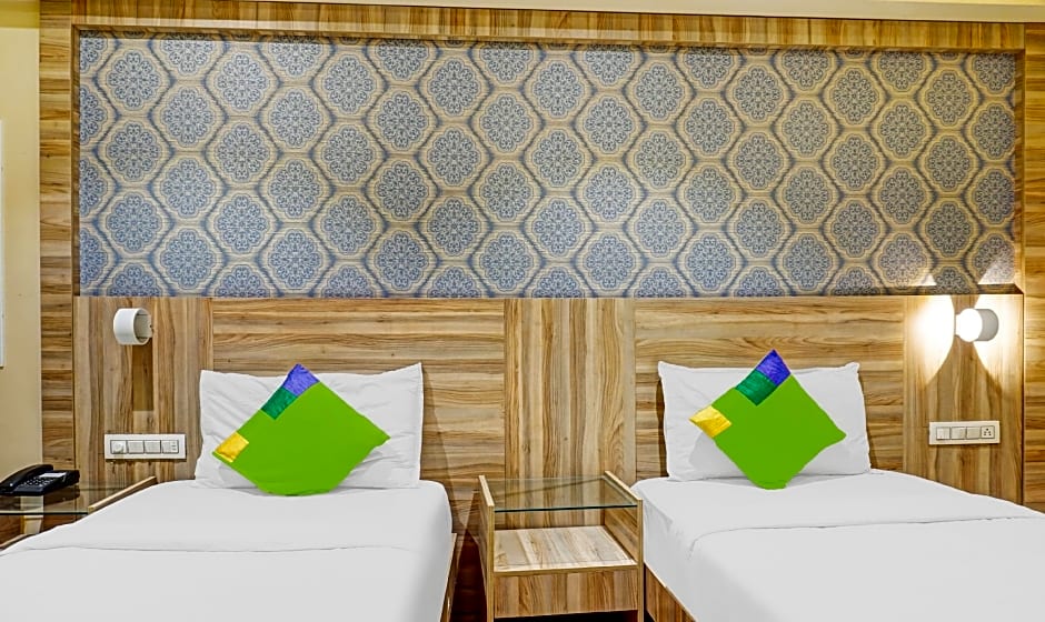 Treebo Trend Classic Grande, Camp