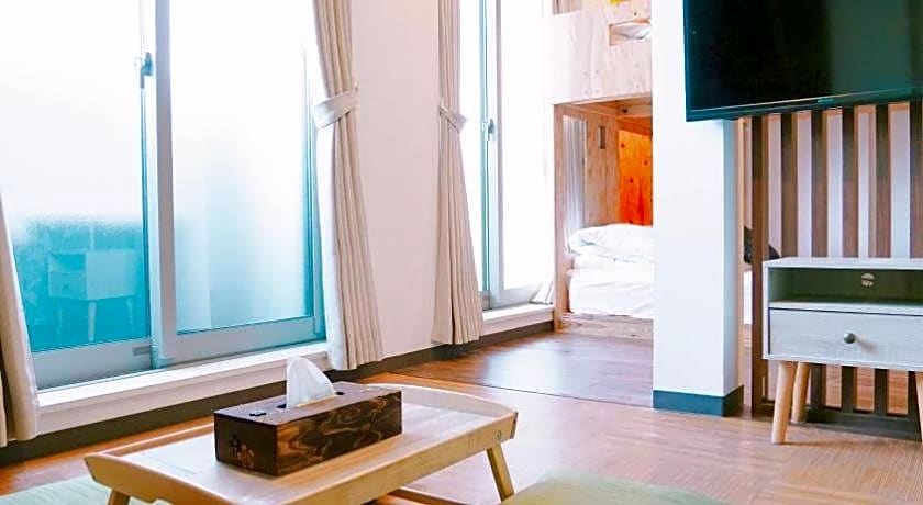 Poly Hostel Osaka