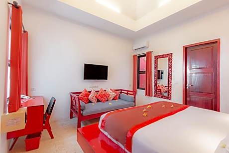 One-Bedroom Poolside Terrace Suite