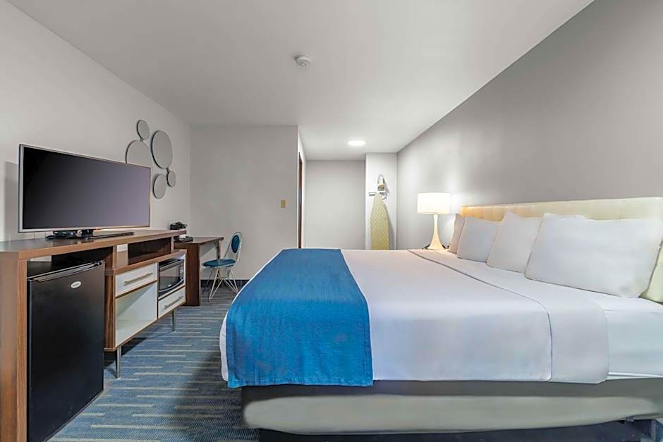 Days Inn & Suites by Wyndham Flagstaff I-40