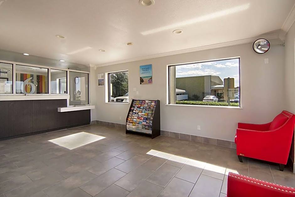 Motel 6-Lancaster, TX - DeSoto - Lancaster