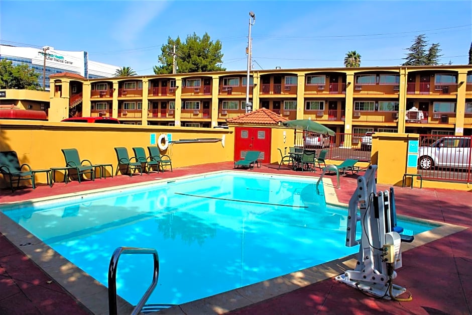 Roy Inn & Suites -Sacramento Midtown