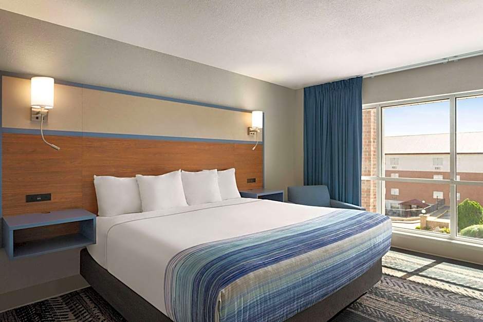 AmericInn by Wyndham Branson & Conference Center