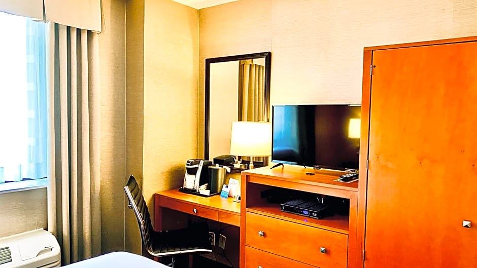 Holiday Inn Manhattan 6th Ave - Chelsea, an IHG Hotel