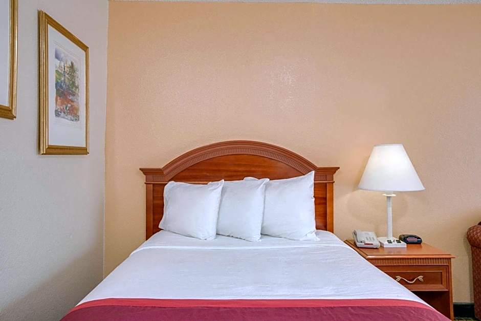 Days Inn by Wyndham Asheville West