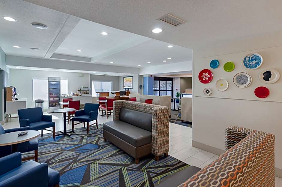 Holiday Inn Express Hotel & Suites Weston By IHG